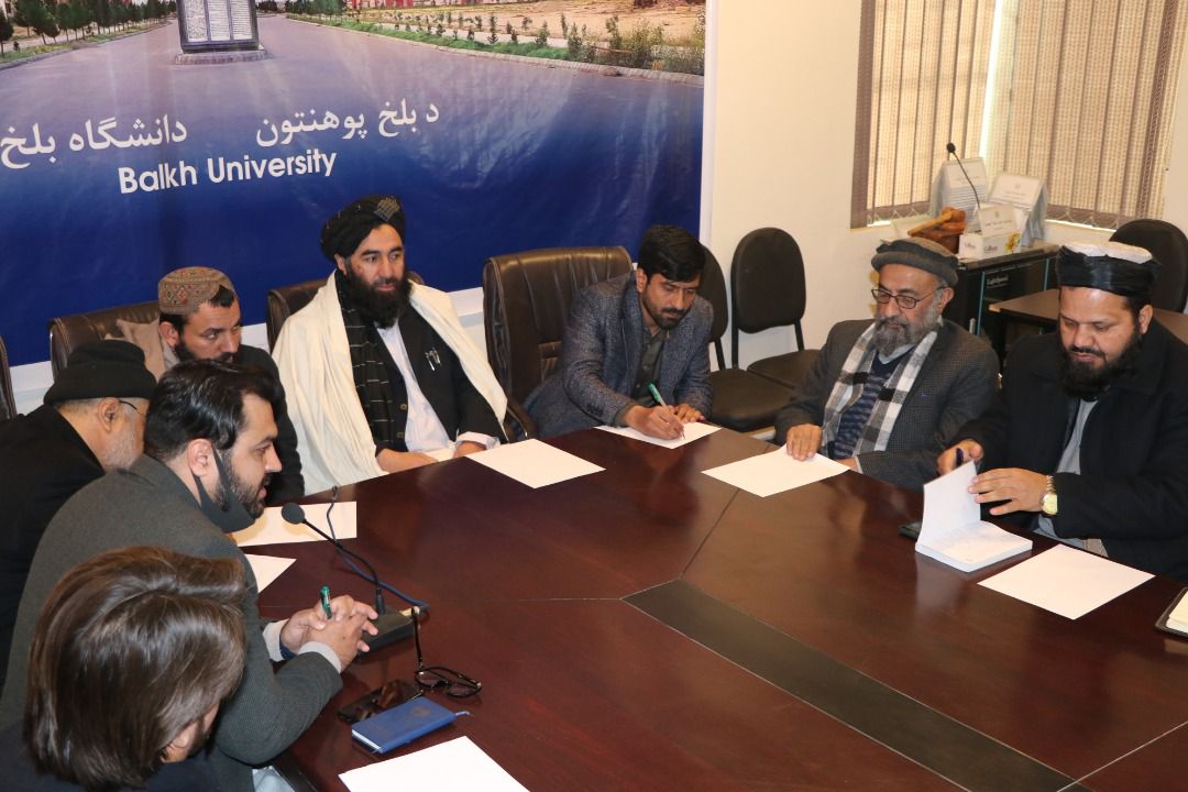 هیاتی تحت ریاست رئیس تحقیق، تالیف و ترجمه وزارت تحصیلات عالی از پوهنتون بلخ دیدن نمود.