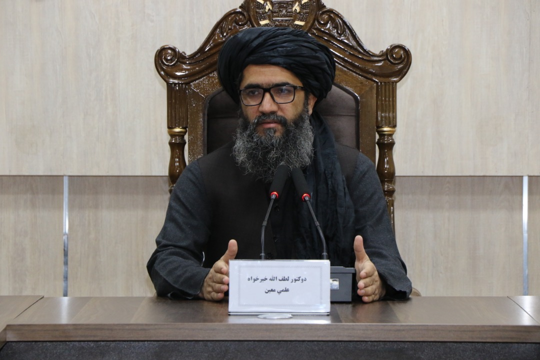 معین علمی وزارت تحصیلات عالی طی نشستی با مسوولان پوهنتون های چهارگانه مرکز،  روی تقویت امور تحصیلی در این پوهنتون ها تأکید نمود.