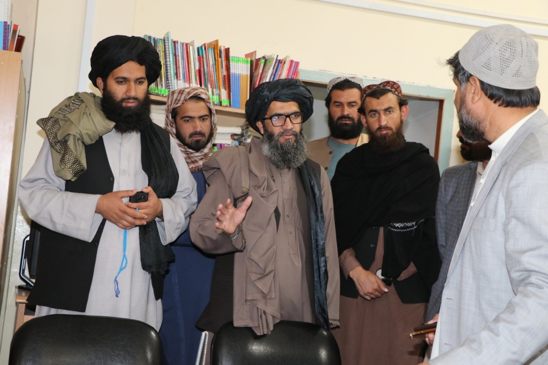 د لوړو زده کړو وزارت علمي معین او ورسره پلاوي د کابل ښوونې او روزنې پوهنتون کادري بستونو د ازموینې څخه لېدنه ترسره کړه!